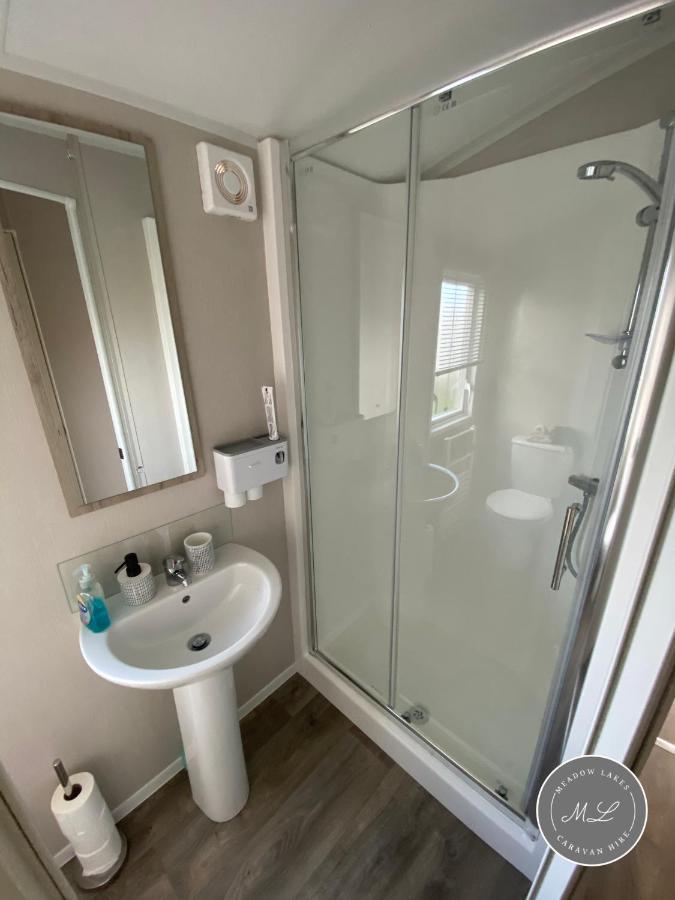 Meadow View 171 - Golden Palm - Central Heating, Wifi, Pet Friendly, Bed Linen - Meadow Lakes Caravan & Lodge Hire Chapel Saint Leonards Buitenkant foto